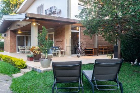 Casa à venda com 4 quartos, 411m² em Alto de Pinheiros, São Paulo