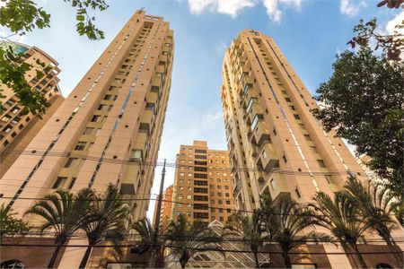Apartamento à venda com 2 quartos, 73m² em Moema, São Paulo