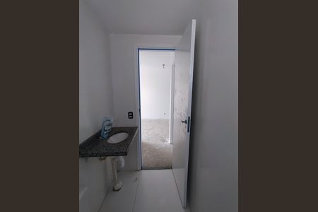 Banheiro social  de apartamento para alugar com 2 quartos, 43m² em Santa Terezinha, São Bernardo do Campo