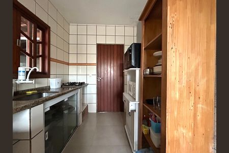 Casa para alugar com 150m², 4 quartos e 2 vagas Casa para alugar com 150m², 4 quartos e 2 vagasCozinha