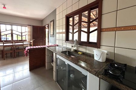 Casa para alugar com 150m², 4 quartos e 2 vagas Casa para alugar com 150m², 4 quartos e 2 vagasCozinha