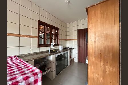 Casa para alugar com 150m², 4 quartos e 2 vagas Casa para alugar com 150m², 4 quartos e 2 vagasCozinha