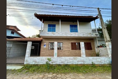 Casa para alugar com 150m², 4 quartos e 2 vagas Casa para alugar com 150m², 4 quartos e 2 vagasFachada