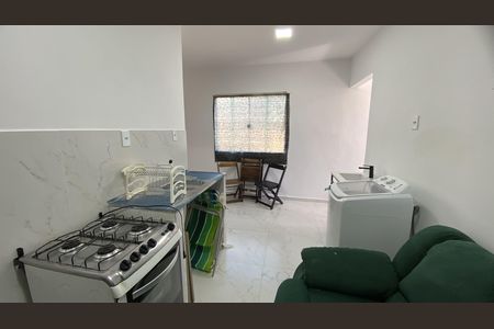 Cozinha de apartamento para alugar com 1 quarto, 40m² em Jardim Esperança, Cabo Frio