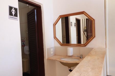 Banheiro 2 de casa para alugar com 2 quartos, 200m² em Jardim Orestes Lopes de Camargo, Ribeirão Preto