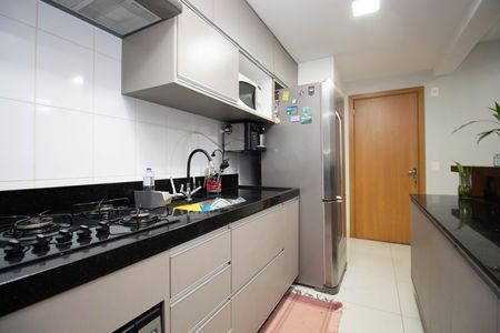 Cozinha e Área de Serviço de apartamento à venda com 3 quartos, 79m² em Qi 29, Brasília