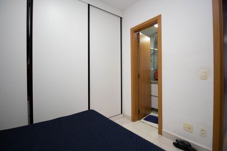 Apartamento à venda com 79m², 3 quartos e 2 vagas Apartamento à venda com 79m², 3 quartos e 2 vagasSuíte