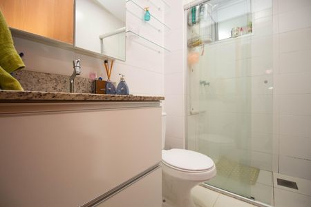 Apartamento à venda com 79m², 3 quartos e 2 vagas Apartamento à venda com 79m², 3 quartos e 2 vagasBanheiro Social