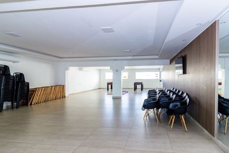 Apartamento à venda com 44m², 2 quartos e 1 vaga Apartamento à venda com 44m², 2 quartos e 1 vagaÁrea comum - Salão de festas