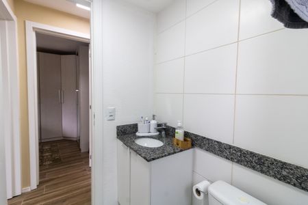 Banheiro de apartamento para alugar com 2 quartos, 56m² em Vila Nova, Porto Alegre