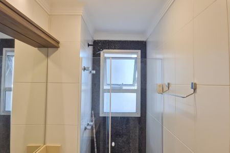 Apartamento à venda com 60m², 2 quartos e 1 vaga Apartamento à venda com 60m², 2 quartos e 1 vagaBanheiro da Suíte