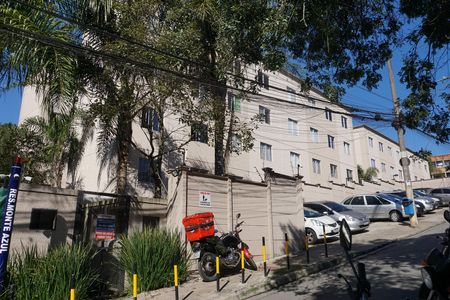 Fachada de apartamento para alugar com 2 quartos, 42m² em Jardim Dom José, Embu das Artes