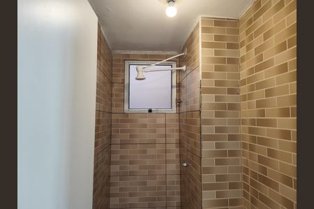 Banheiro de apartamento para alugar com 2 quartos, 42m² em Jardim Dom José, Embu das Artes