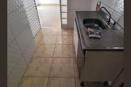 Cozinha de apartamento para alugar com 2 quartos, 42m² em Jardim Dom José, Embu das Artes