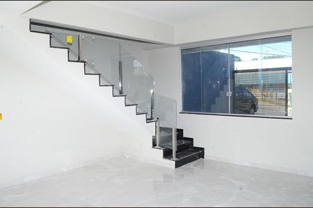 Escada de casa à venda com 2 quartos, 80m² em Jardim Vitoria, Belo Horizonte