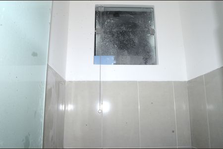 Casa à venda com 88m², 2 quartos e 2 vagasBanheiro Corredor