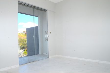 Casa à venda com 88m², 2 quartos e 2 vagasSuíte 2