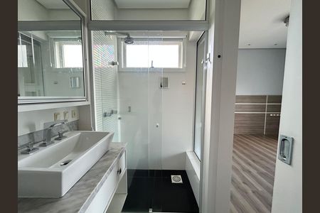 Apartamento para alugar com 68m², 2 quartos e 2 vagasBanheiro suíte 