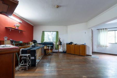 Casa à venda com 4 quartos, 230m² em Rolinópolis, São Paulo