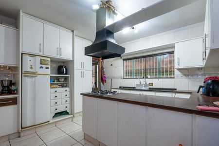 Casa à venda com 4 quartos, 230m² em Rolinópolis, São Paulo
