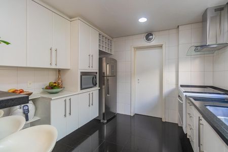 Casa de condomínio à venda com 223m², 3 quartos e 3 vagas