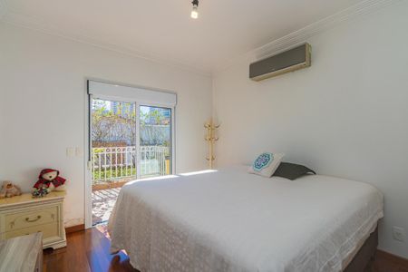 Casa de condomínio à venda com 223m², 3 quartos e 3 vagas