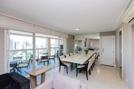 Apartamento à venda com 3 quartos, 138m² em Santo Amaro, São Paulo