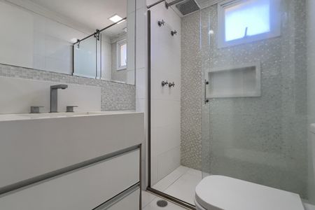 Banheiro da Suíte de apartamento para alugar com 2 quartos, 83m² em Jardim Flor da Montanha, Guarulhos
