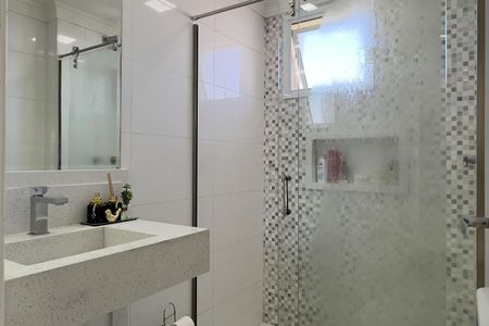 Apartamento para alugar com 83m², 2 quartos e 2 vagasBanheiro