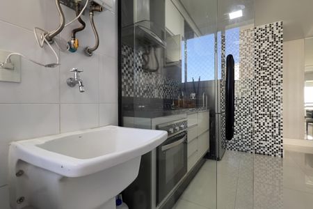 Apartamento para alugar com 83m², 2 quartos e 2 vagasCozinha e Área de Serviço