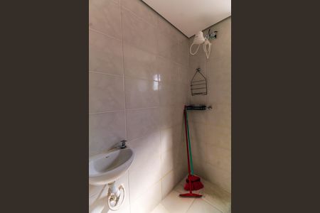Apartamento para alugar com 38m², 1 quarto e sem vaga Apartamento para alugar com 38m², 1 quarto e sem vagaBanheiro