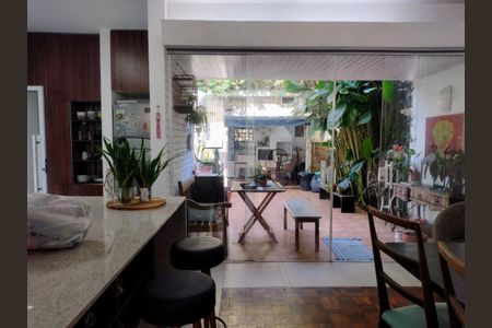 Casa à venda com 4 quartos, 250m² em Jardim Nossa Senhora Aparecida, São Paulo