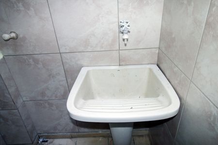 Área de Serviço de casa para alugar com 1 quarto, 75m² em Olaria, Rio de Janeiro