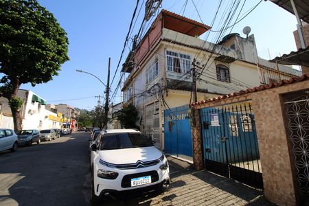 Fachada da casa de casa para alugar com 1 quarto, 75m² em Olaria, Rio de Janeiro