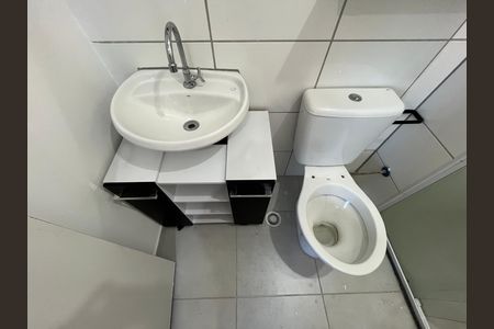 Banheiro - torneira de apartamento para alugar com 2 quartos, 41m² em Vila Plana, São Paulo