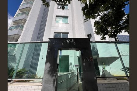 Fachada do Prédio de apartamento à venda com 2 quartos, 68m² em Heliópolis, Belo Horizonte