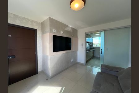 Sala de apartamento à venda com 2 quartos, 68m² em Heliópolis, Belo Horizonte