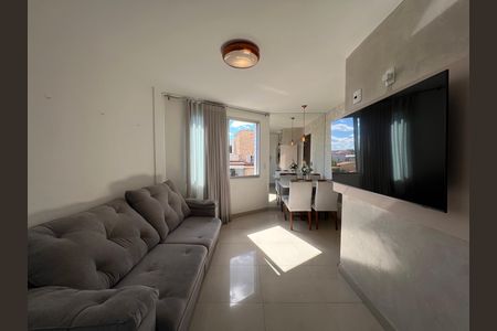 Sala de apartamento à venda com 2 quartos, 68m² em Heliópolis, Belo Horizonte