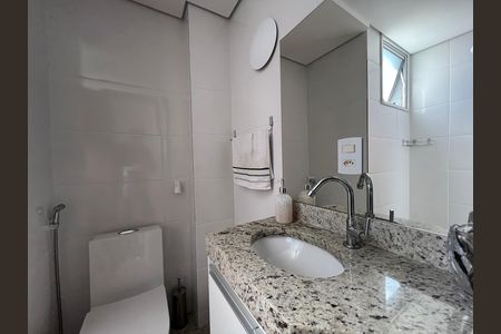 Banheiro Social de apartamento à venda com 2 quartos, 68m² em Heliópolis, Belo Horizonte