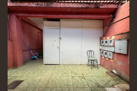 Casa à venda com 320m², 2 quartos e 4 vagas Casa à venda com 320m², 2 quartos e 4 vagasÁrea Externa