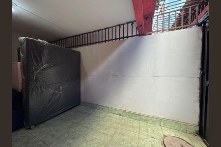 Casa à venda com 320m², 2 quartos e 4 vagas Casa à venda com 320m², 2 quartos e 4 vagasVaranda