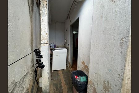 Casa à venda com 320m², 2 quartos e 4 vagas Casa à venda com 320m², 2 quartos e 4 vagasÁrea de Serviço