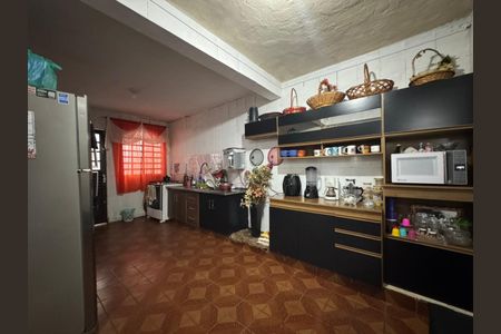 Casa à venda com 320m², 2 quartos e 4 vagas Casa à venda com 320m², 2 quartos e 4 vagasCozinha