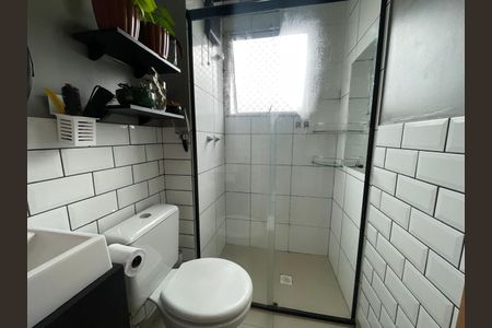 Banheiro social de apartamento à venda com 2 quartos, 40m² em Canudos, Novo Hamburgo