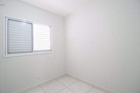 Quarto 2 de apartamento para alugar com 2 quartos, 55m² em Jaraguá, Uberlândia