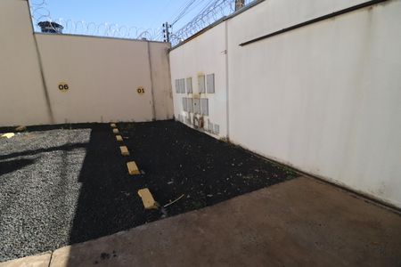 Garagem de apartamento para alugar com 2 quartos, 55m² em Jaraguá, Uberlândia