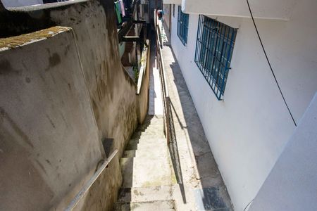 Escada de casa para alugar com 1 quarto, 30m² em Serraria, Diadema