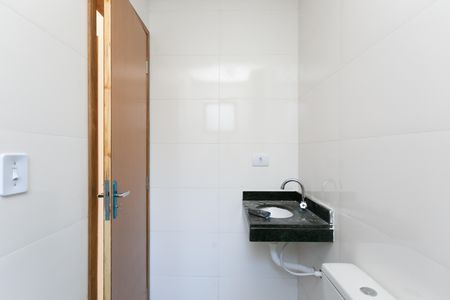 Banheiro  de apartamento para alugar com 2 quartos, 38m² em Parada Xv de Novembro, São Paulo