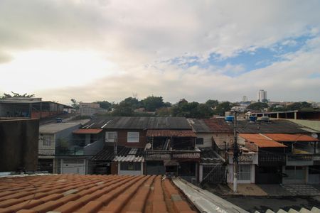 Vista Quarto 1 de casa para alugar com 2 quartos, 180m² em Parque Pinheiros, Taboão da Serra