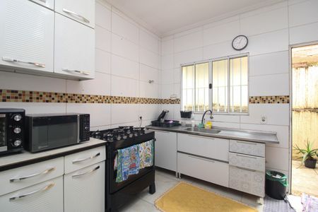 Casa para alugar com 180m², 2 quartos e 5 vagasCozinha 